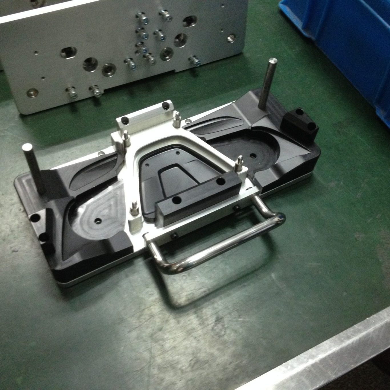 Assemblage mécanique compétitif Pièces mécaniques assemblées en Europe par éléments vissés